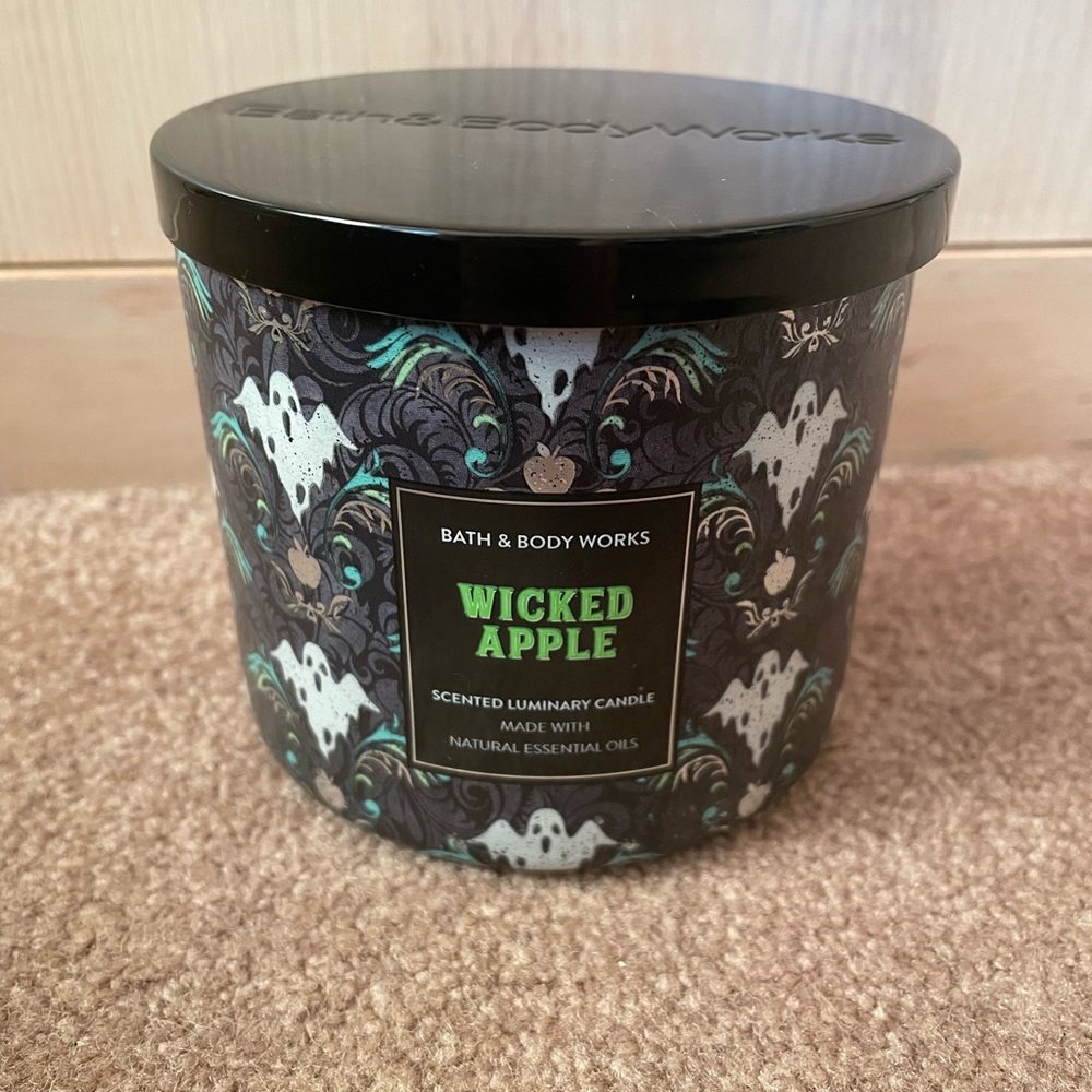 Bath and Body Works- wicked apple